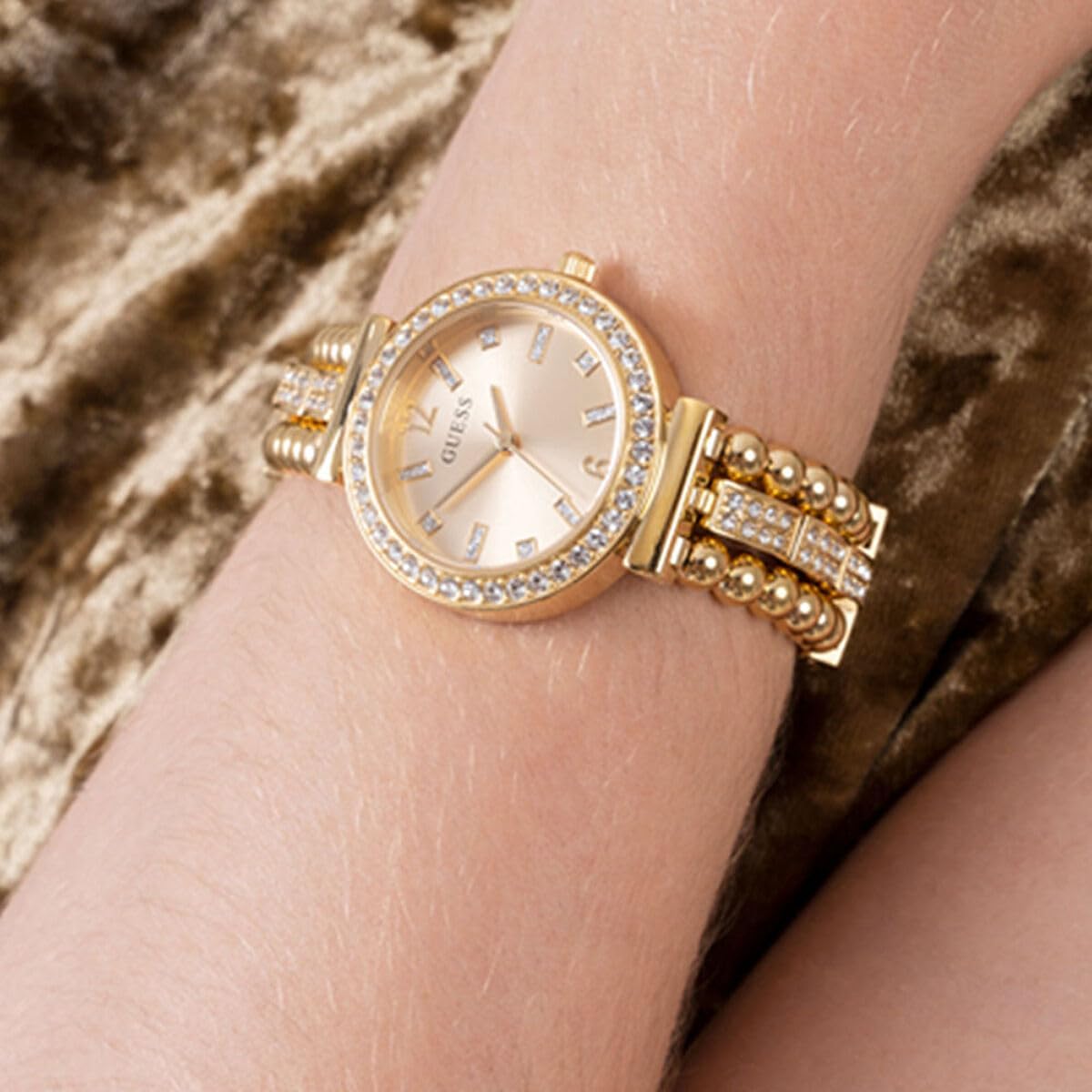 GUESS Women's Quartz Dress Watch with Stainless Steel Strap, Gold, 14 (Model: GW0401L2)