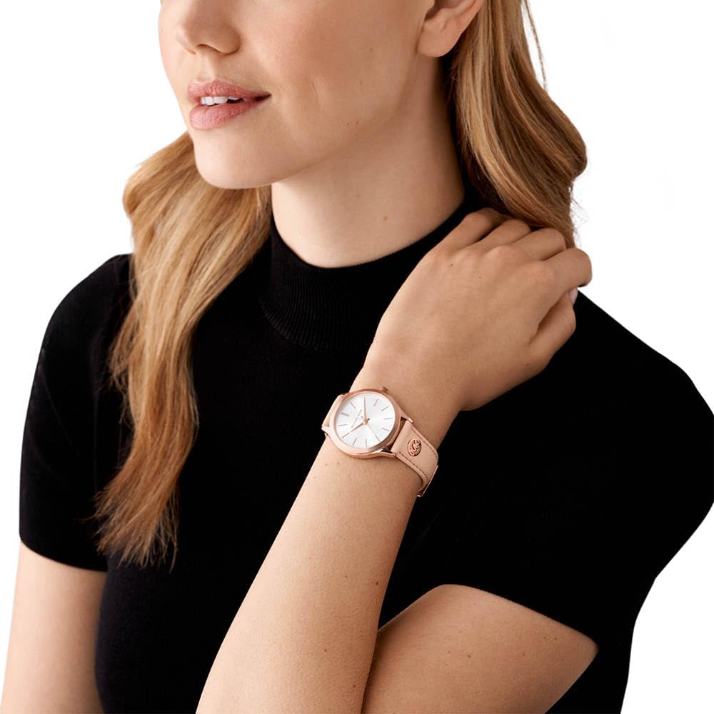 Michael Kors Slim Runway Horloge voor dames, 38mm Driehandig kwartsuurwerk met lederen horlogeband