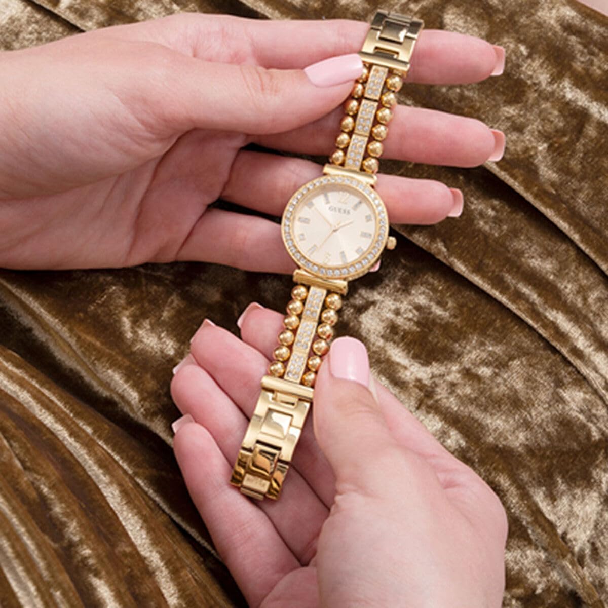 GUESS Women's Quartz Dress Watch with Stainless Steel Strap, Gold, 14 (Model: GW0401L2)