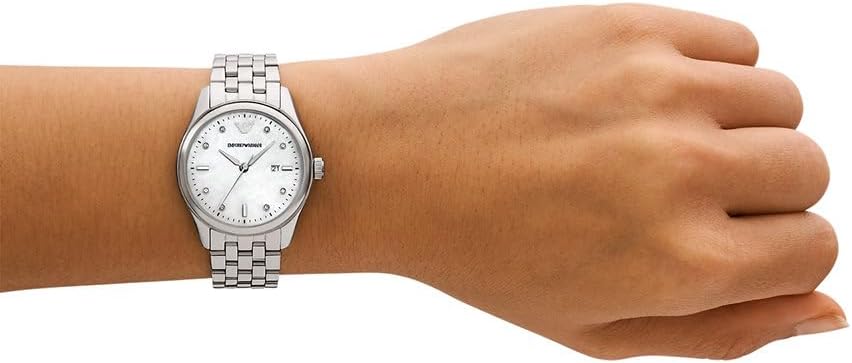 Emporio Armani Horloge Voor Dames, Driehandig Quartz uurwerk en 32mm kastmaat met roestvrij stalen, lederen of siliconen band