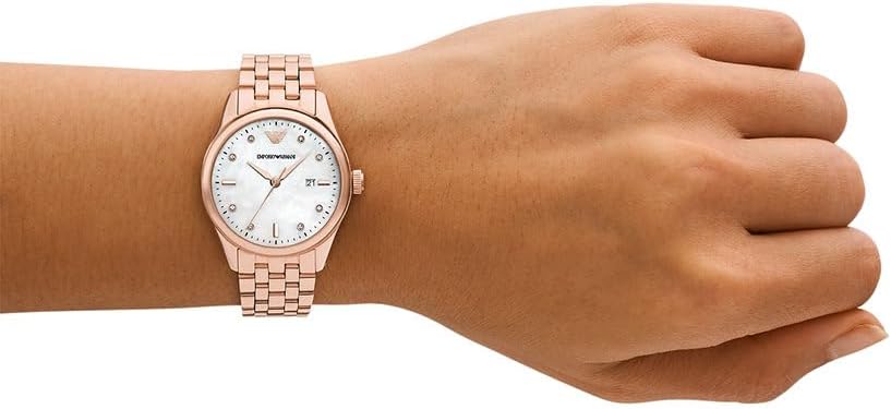 Emporio Armani Horloge Voor Dames, Driehandig Quartz uurwerk en 32mm kastmaat met roestvrij stalen, lederen of siliconen band