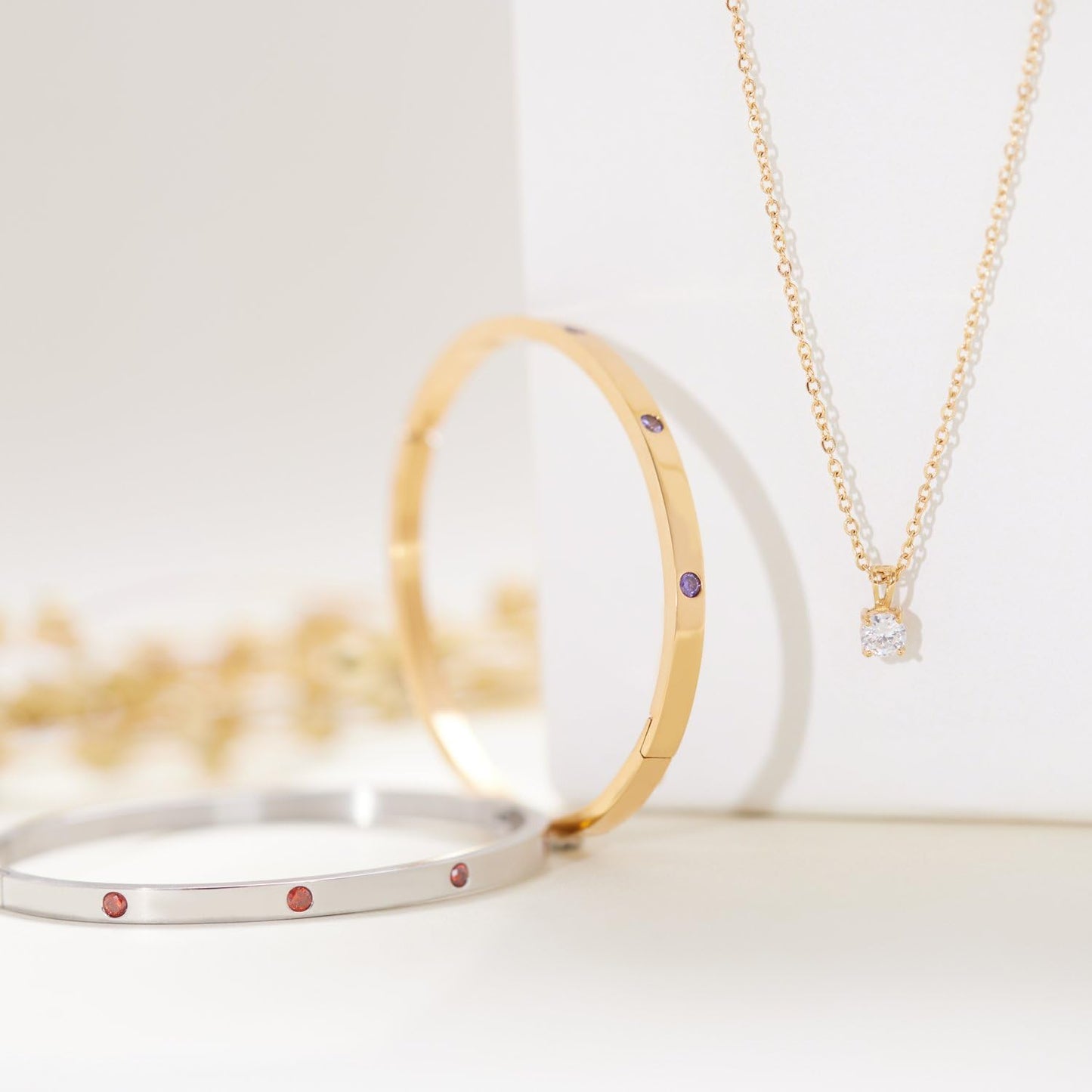 Lucardi Dames Goldplated armband bangle geboortestenen - Staal - Armband - Cadeau - Stijlvol - Goudkleurig