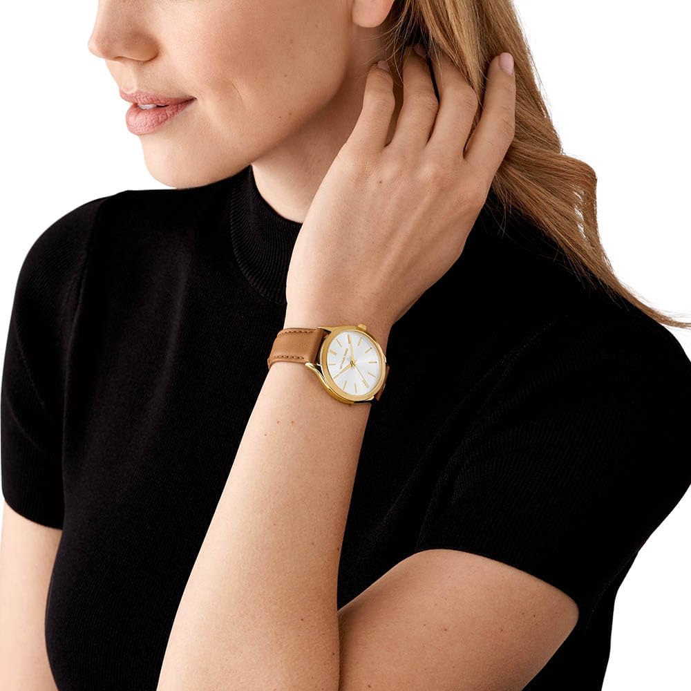 Michael Kors Slim Runway Horloge voor dames, 38mm Driehandig kwartsuurwerk met lederen horlogeband