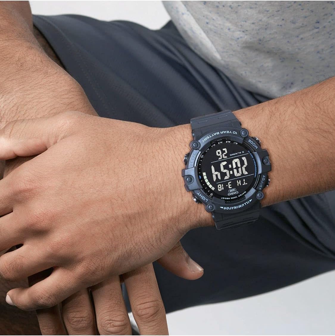 Casio - COLL Sports polshorloge AE-1500WH-1AVEF - herenhorloge - waterdicht - digitaal - met stalen band - zwart, grijs, armband