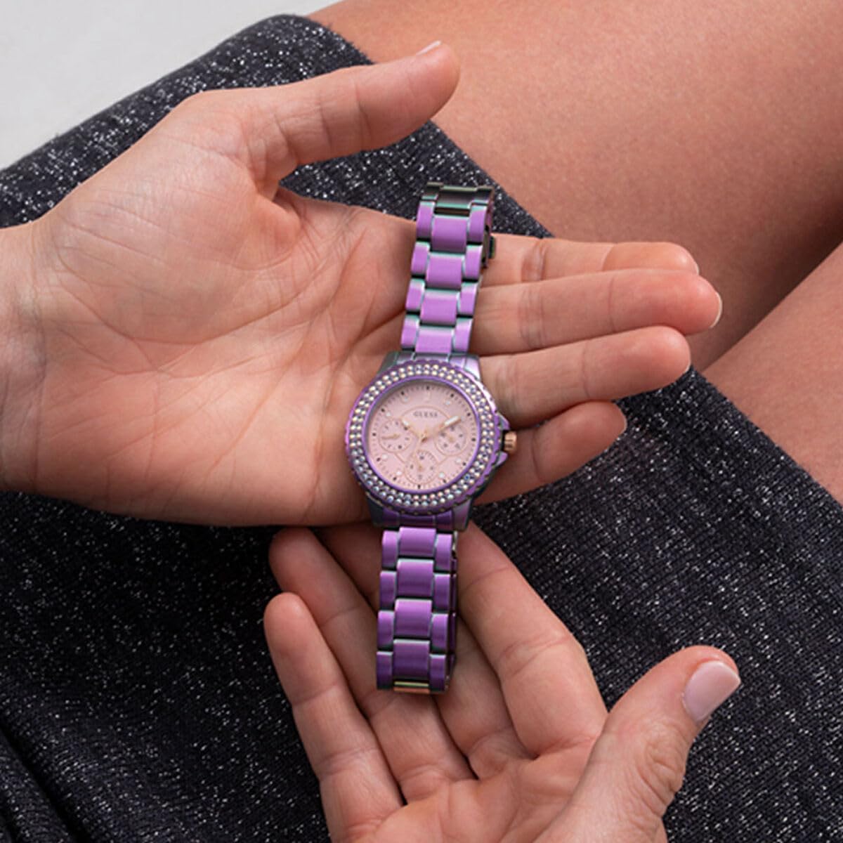 GUESS Dames sport kristal multifunctioneel 36 mm horloge - witte wijzerplaat rose goudkleurige roestvrijstalen kast met blauwe siliconen band